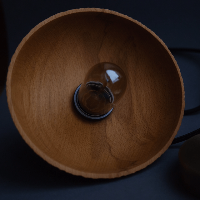 Lamp « still hanging on »