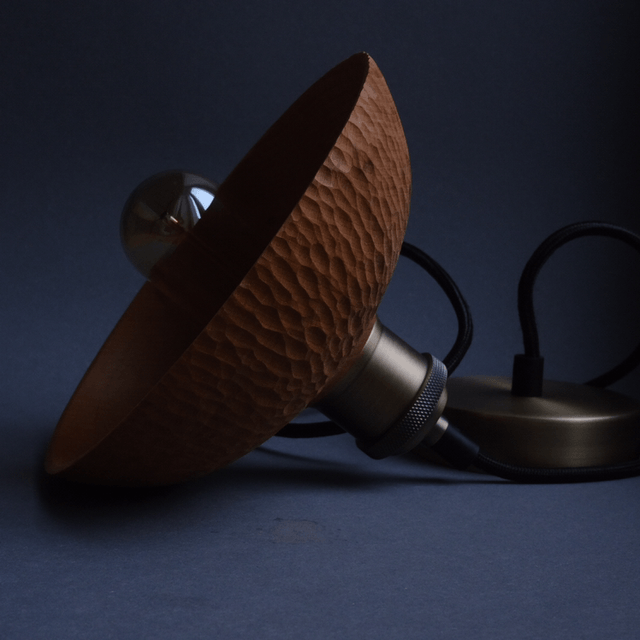 Lamp « still hanging on »